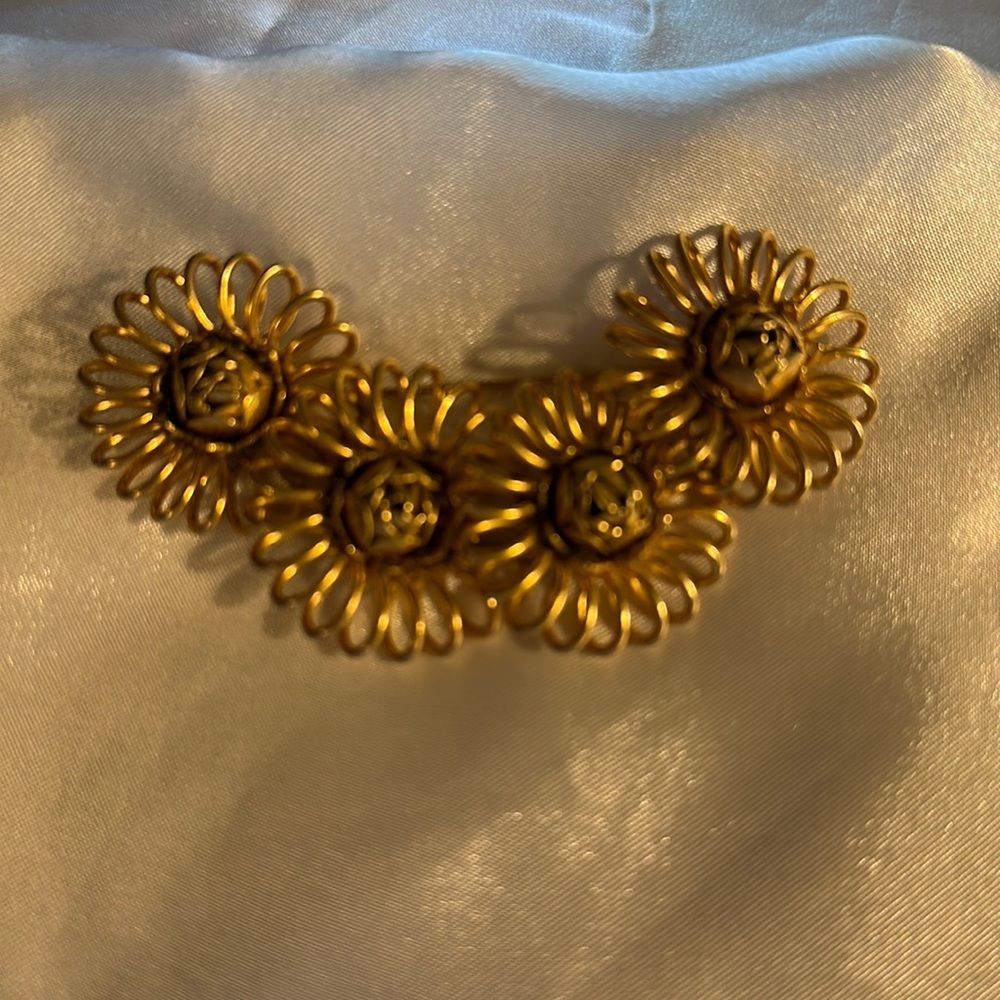 Vintage Gold Rosette Brooch- coils of Gold around detailed Rosettes